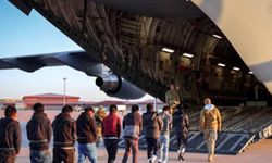 ABD uçağı 172 Venezuelalı göçmeni Caracas'a geri götürdü