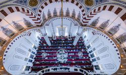 Cuma hutbesi: İnsan, huzuru ibadetle elde eder