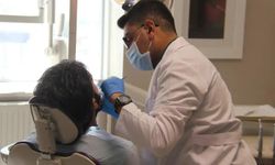 Diş etlerindeki yanma ve ağrı farklı sorunların habercisi olabilir!