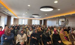 Eğitim-Bir-Sen Kadın Komisyonu Batman'da teşkilat buluşması düzenledi