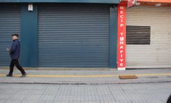 Elektrik kesintisi nedeni ile esnaf kepenk açamadı