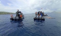 Endonezya'da tur teknesi battı: Kayıp 4 kişiyi arama çalışmaları sürüyor