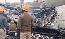 Hindistan'da kamyon ile yolcu otobüsü çarpıştı: 9 ölü, 21 yaralı