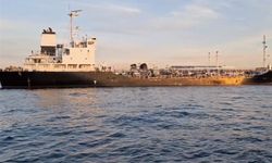 İran, 4 milyon litre kaçak yakıt taşıyan gemiye el koydu