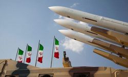 İran'dan balistik füze tatbikatı