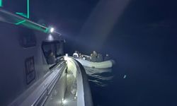 İzmir’de Yunanistan tarafından itilen 15 düzensiz göçmen kurtarıldı