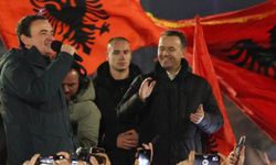 Kosova'da mevcut Başbakan Kurti zaferini ilan etti
