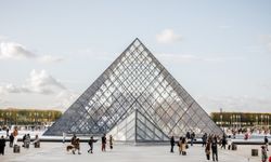 Louvre’da su sızıntısı: Mısır eserleri bölümünde yüzlerce çalışma zarar gördü