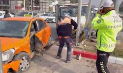 Malatya'da ticari taksi ile kamyonet çarpıştı: 2 yaralı