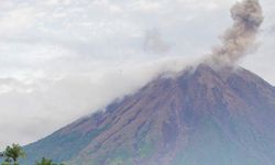 Semeru Yanardağı yeniden faaliyete geçti
