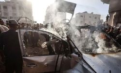 Siyonist işgalcilerin Gazze'de bir araca düzenlediği saldırıda 4 kişi şehit oldu