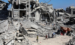 Siyonist rejim ateşkesi yine ihlal etti: Gazze'nin doğusuna topçu ve hava saldırıları