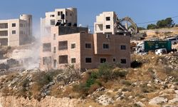Siyonist rejim Kudüs'te inşaat halindeki binayı yıktı
