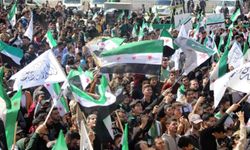 The Economist: Suriye'de "kaos senaryosu" çöktü, geçiş dönemi beklentilerin ötesine uzadı