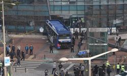 Güney Kore'de otobüs banka binasına çarptı: 13 yaralı