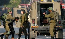 İşgalciler, Batı Şeria'da 80 Filistinliyi alıkoydu