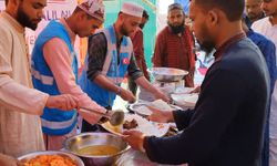 Yetimler Vakfı Bangladeş'te sıcak yemek desteğinde bulundu