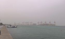 Mersin’de fırtına ve yoğun toz etkili oldu