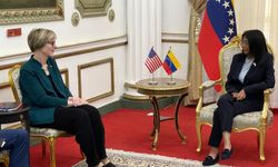 Venezuela'nın geçici cumhurbaşkanı ABD elçisiyle görüştü