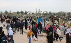 Bayram hazırlığında ilk durak mezarlıklar oldu