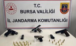 Bursa'da yapılan operasyonda çak sayıda silah ve mühimmat ele geçirildi