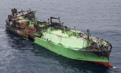 Hasar gören Rus tankeri Libya sularına sürükleniyor