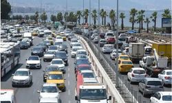İzmir’de trafiğe kayıtlı araç sayısı 2,1 milyonu aştı
