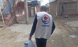 Mardin’de onlarca yetim bayramlık elbiselerle sevindi