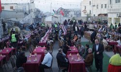 Yetimler Vakfı Gazze'de toplu iftar programı düzenledi