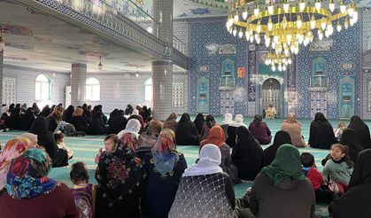 Batman'daki camide bu hafta çocuk terbiyesi konusu ele alındı