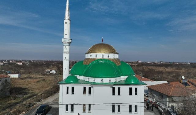 Depremde yıkılan camiler bir bir ayağa kaldırılıyor