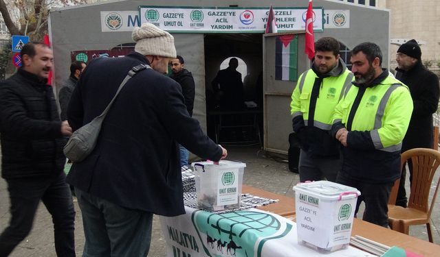 Malatya'da Gazze için yardım çadırı kuruldu