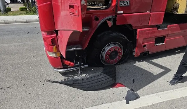 Antalya Kumluca'da trafikte korkutan patlama!