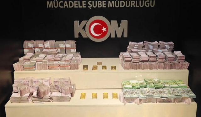 Van Havalimanı'nda 66 kilo gümrük kaçağı altın ile döviz ele geçirildi