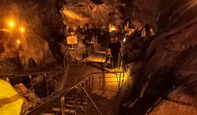 Ballıca Mağarası doğal güzelliği, tarihi ve şifalı havasıyla ziyaretçilerini büyülüyor