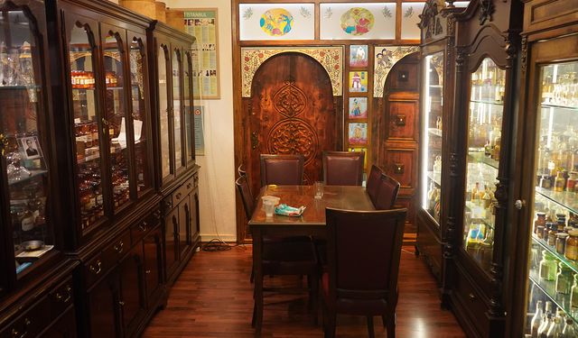 Zamanın tozlu raflarından: Eczacılığın tarihine tanıklık eden 5 bin parça