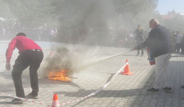 Malatya'daki okullarda eş zamanlı tahliye tatbikatı yapıldı