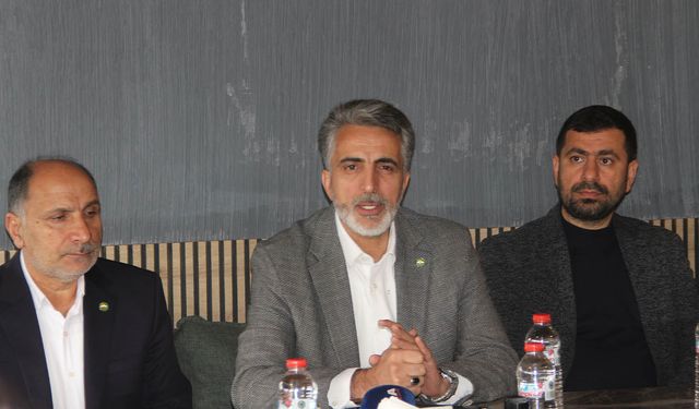 HÜDA PAR Genel Başkan Yardımcısı Emiroğlu, muhtarlarla bir araya geldi