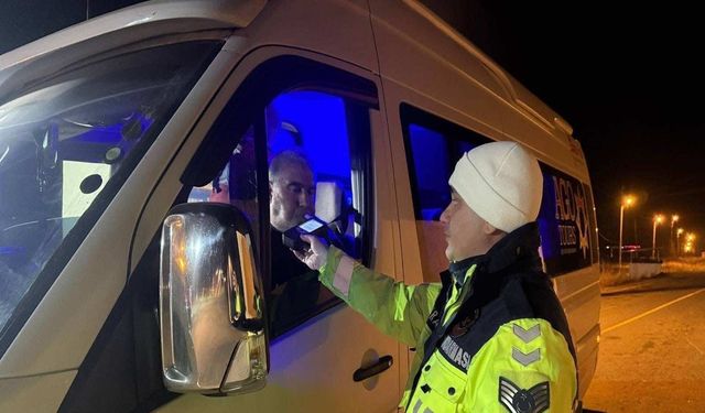 Ağrı'da gerçekleştirilen trafik denetiminde 5 kişi gözaltına alındı