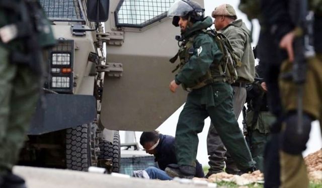 Batı Şeria'da toplu alıkoyma dalgası: İşgalciler en az 100 Filistinliyi esir aldı