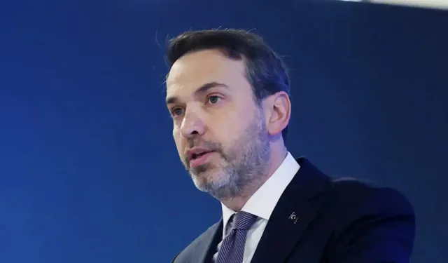 Bayraktar: Rusya ile gaz alım kontratları bir yıl uzatılacak