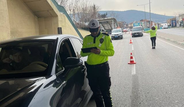 Bursa’da kış lastiği denetiminde 10 araca 9 bin TL ceza