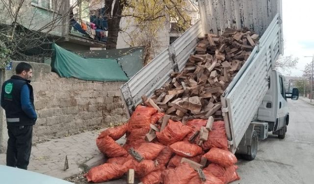 Elazığ Umut Kervanı’ndan muhtaç ailelere yakacak yardımı