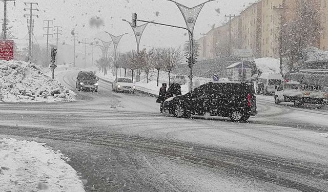 Meteoroloji'den kar, sağanak ve kuvvetli rüzgâr uyarısı