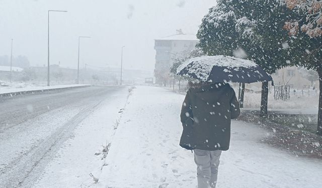 Meteoroloji’den yurdun kuzeydoğusu için kuvvetli kar ve sağanak uyarısı