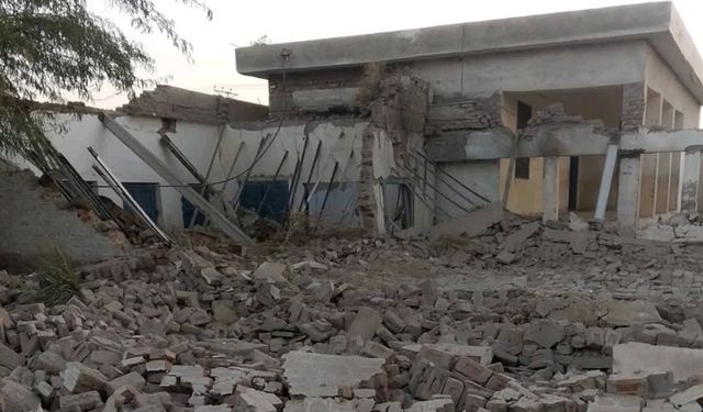 Pakistan'da medrese çocuklarının bulduğu cisim patladı: 2 ölü 16 yaralı