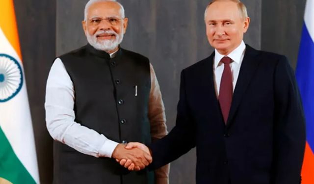 Rusya Devlet Başkanı Putin 4 yıl aradan sonra Hindistan'da