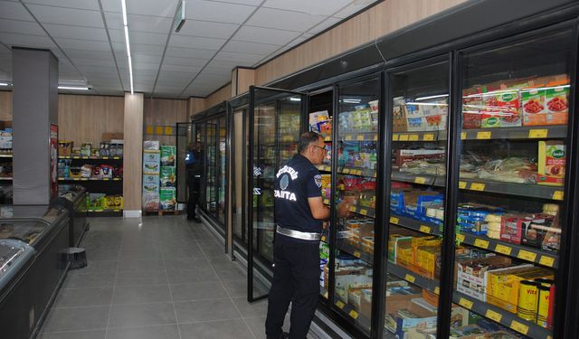 Şanlıurfa’da zabıtadan zincir marketlere denetim