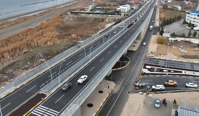 Van Çevre Yolu’nun iki etabı trafiğe açıldı!