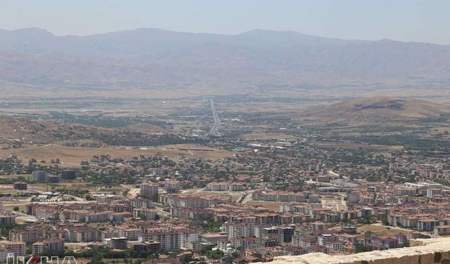 59,7 milyarlık yatırım tartışması: Elazığ hizmet mi bekliyor, algı mı üretiliyor?